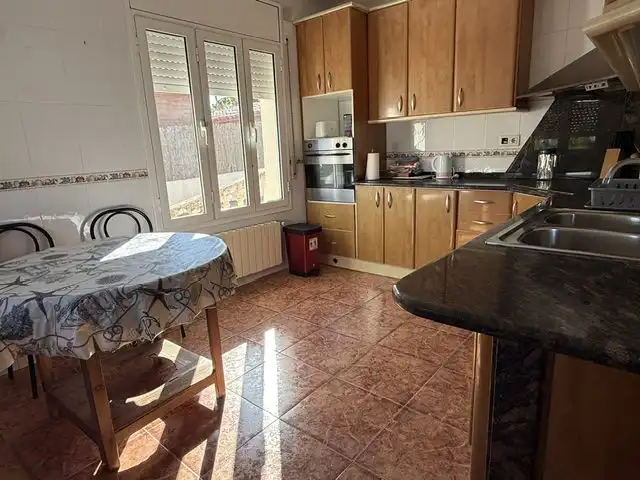 Cocina de Casa o chalet en venta en Vilanova i la Geltrú con Calefacción y Terraza