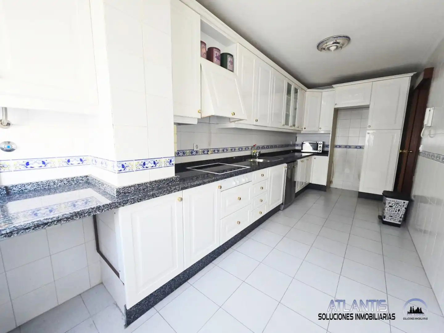 Küche von Wohnung zum Verkauf in Sevilla mit Abstellraum