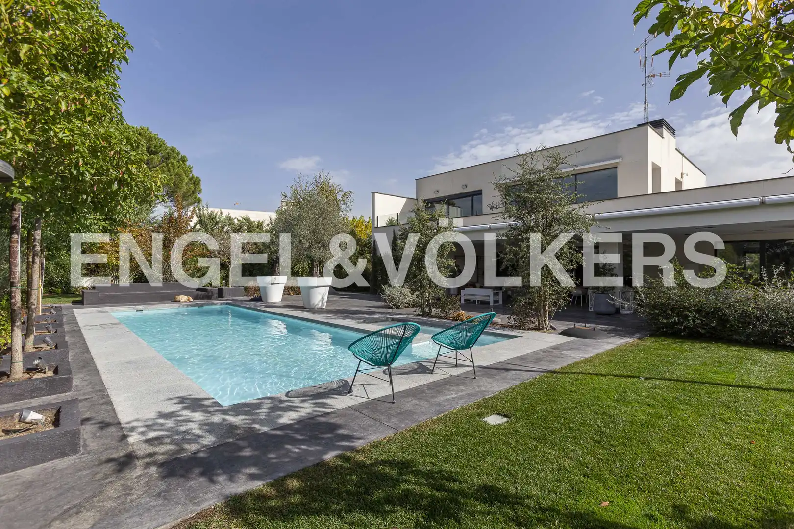 Piscina de Casa o xalet en venda en Boadilla del Monte amb Calefacció i Jardí privat