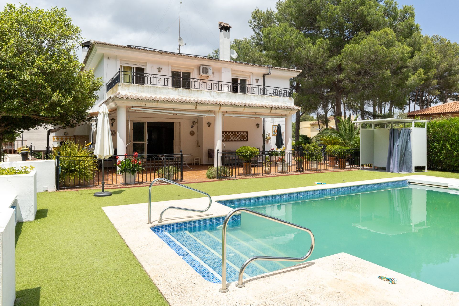 Piscina de Casa o xalet en venda en Gilet amb Aire condicionat, Calefacció i Jardí privat