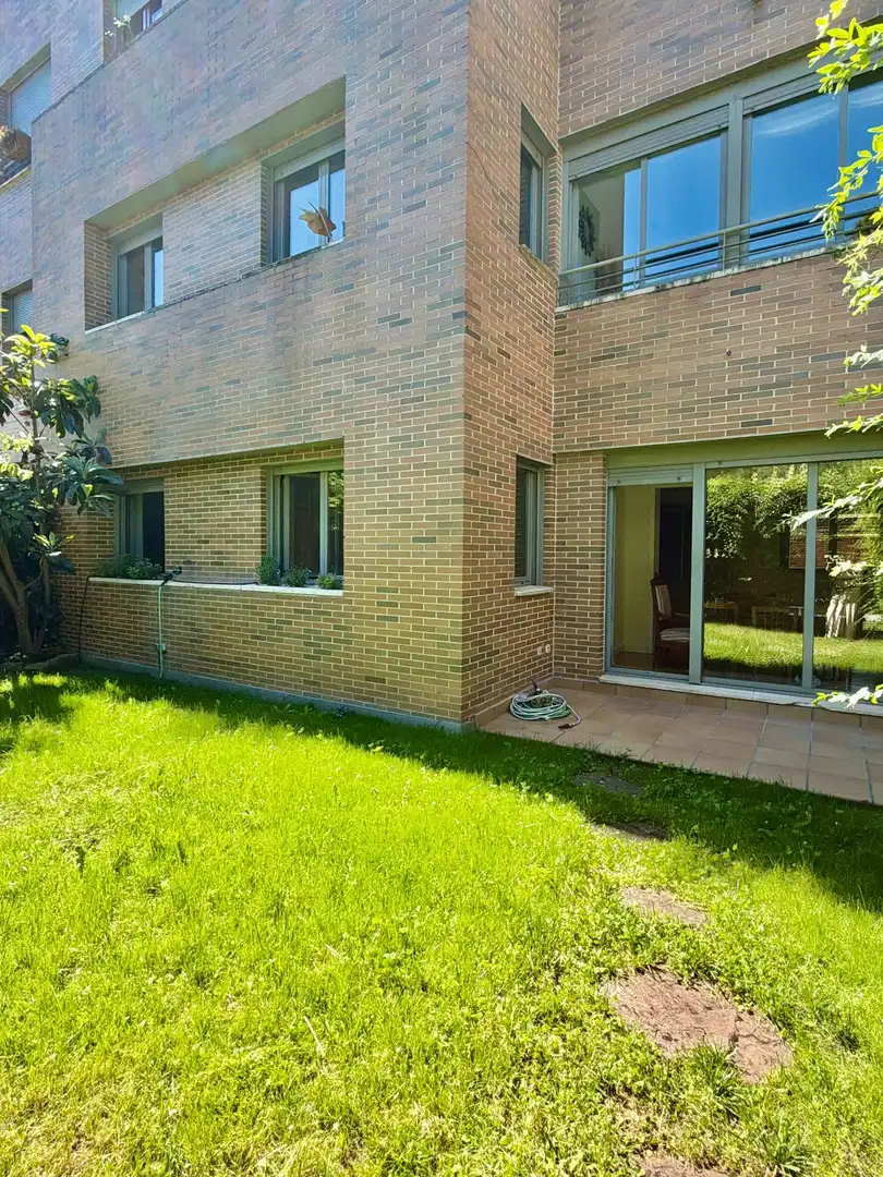 Exterior view of Ground floor for sale in La Moraleja  with Air Conditioner, Heating and Private garden
