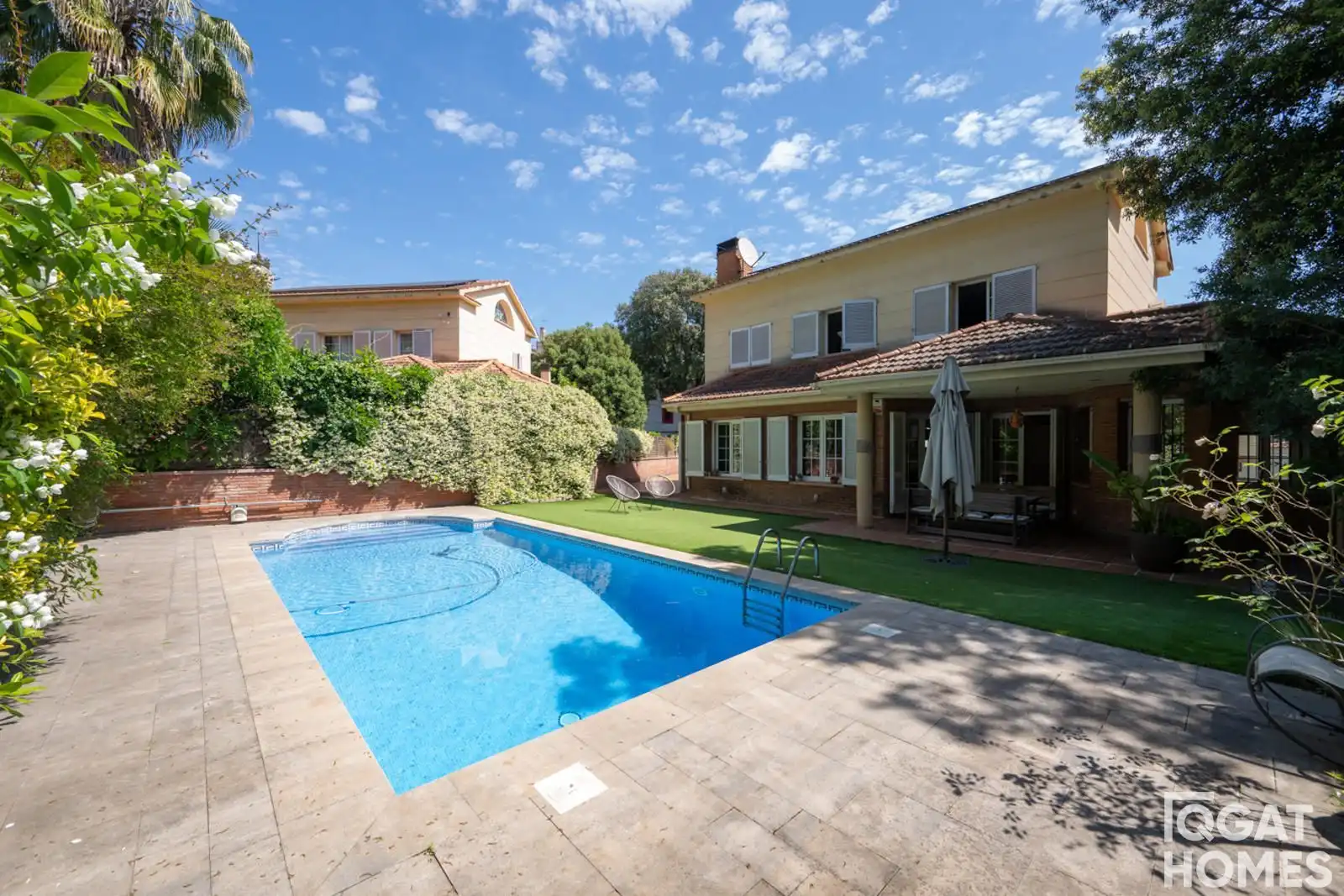 Swimming pool of Houses for sale in Sant Cugat del Vallès  with Heating, Terrace and Storage room