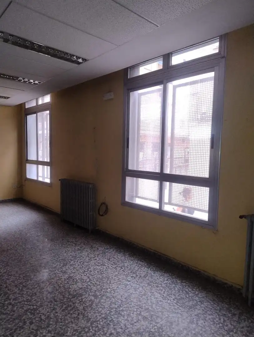 Office space for sale in Calle GERENAL REY