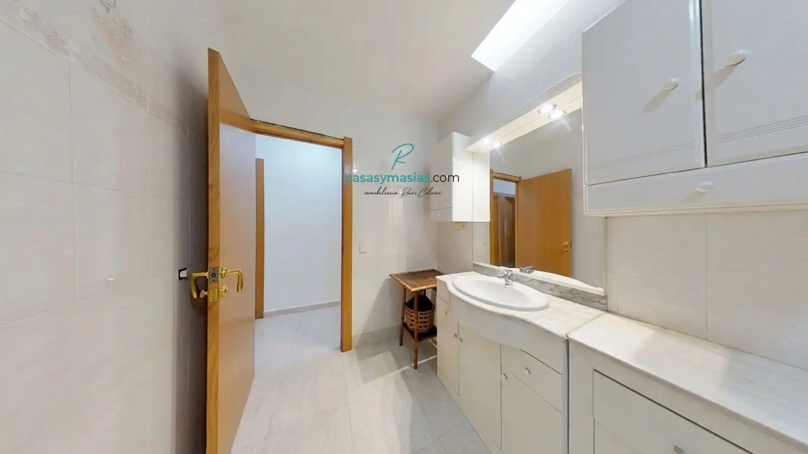 Bathroom of Country homes for sale in Alió  with Air Conditioner, Heating and Private garden