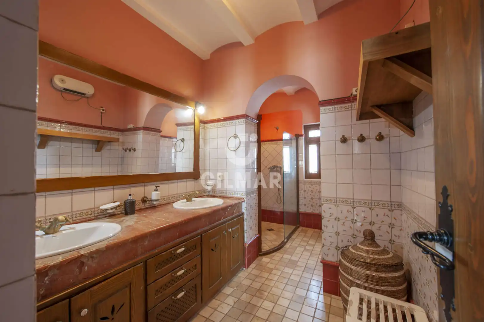 Bathroom of Houses for sale in Alcalá de Guadaira  with Heating, Swimming Pool and Furnished