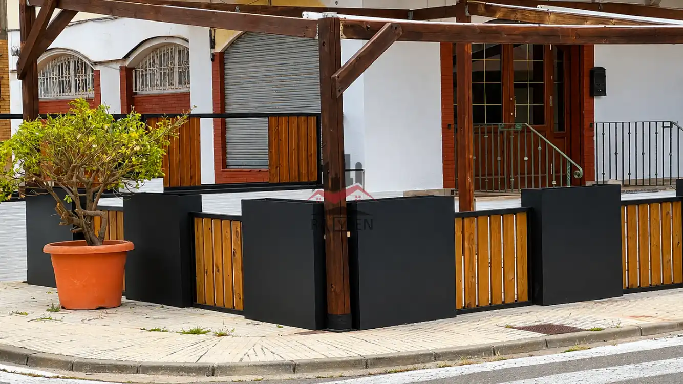 Terrassa de Local en venda en Roses