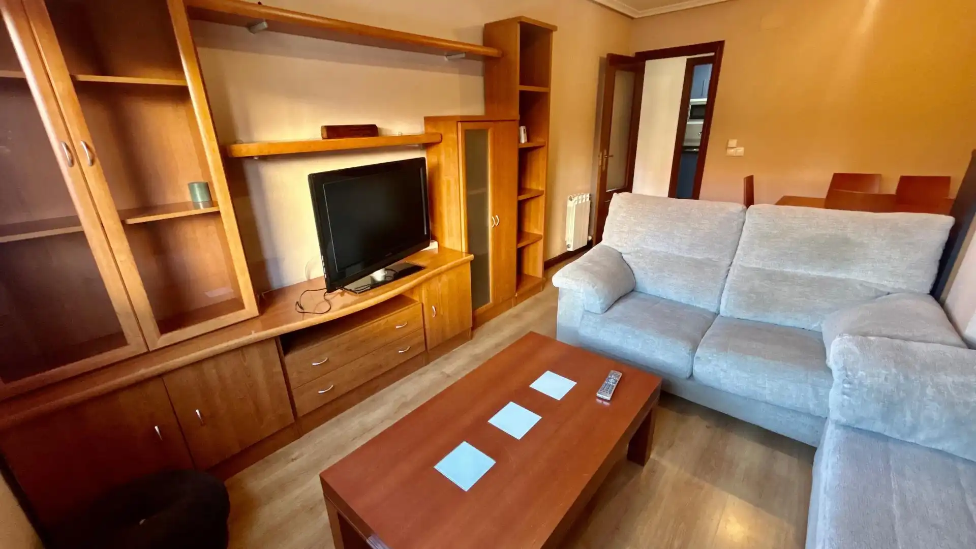 Sala d'estar de Apartament de lloguer en San Andrés del Rabanedo amb Calefacció