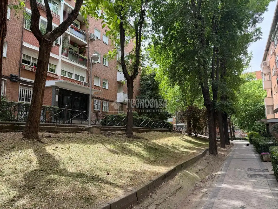 Exterior view of Flat for sale in Madrid  with Heating