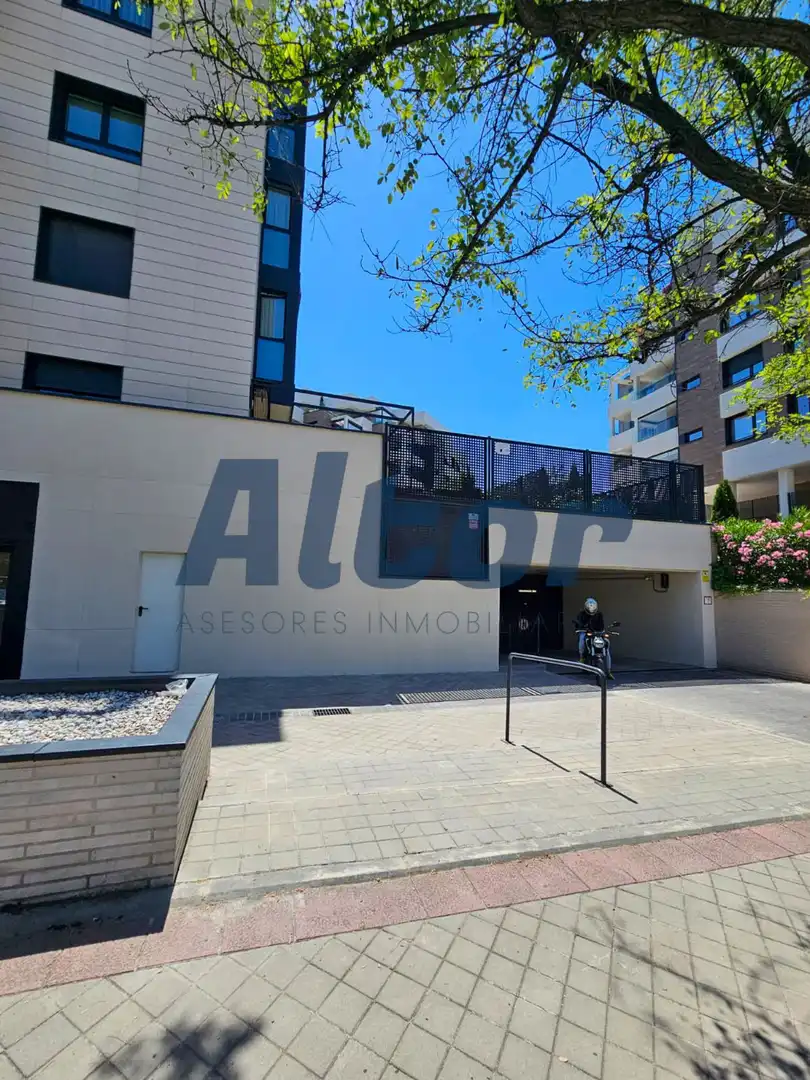 Außenansicht von Geschaftsraum zur Miete in Madrid