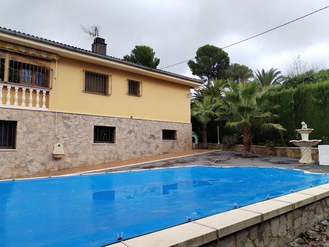 Casa-chalet en Venta en Benillup