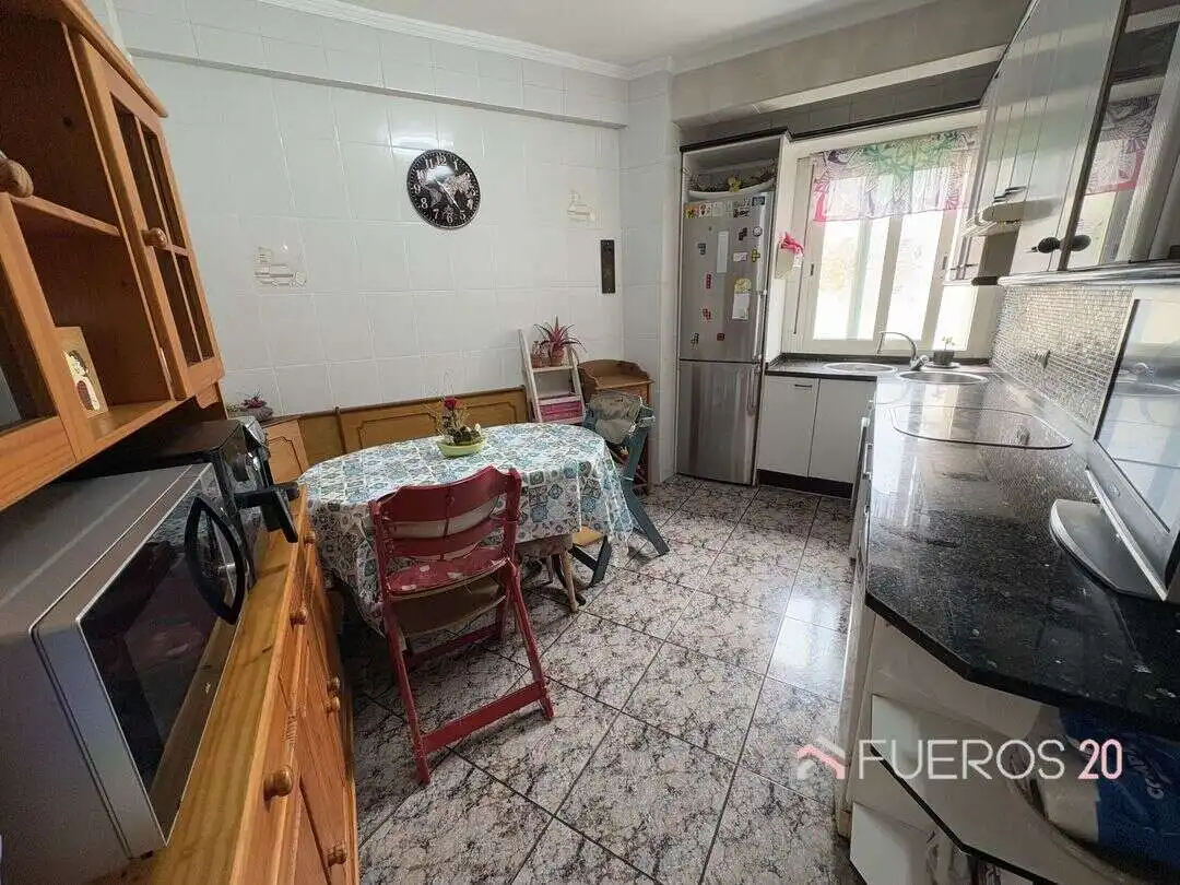 Piso con ascensor en venta en Bagatza - San Vicente, imagen 7