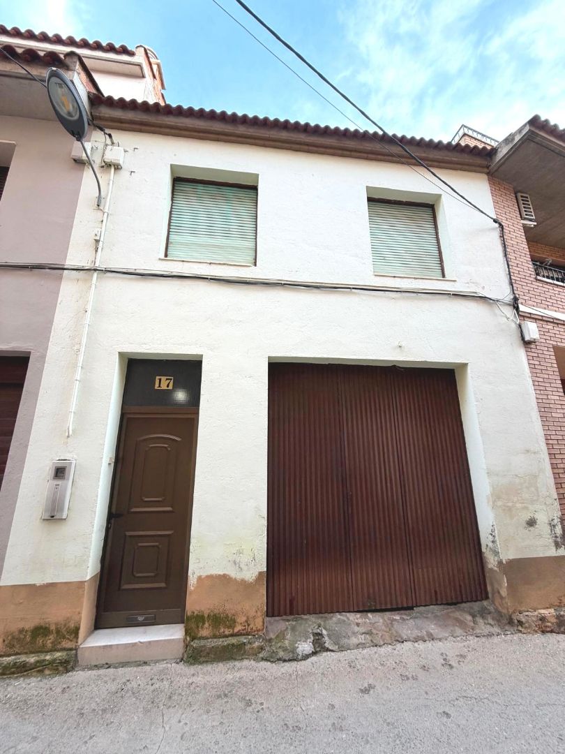 Exterior view of Houses for sale in Binéfar  with Heating