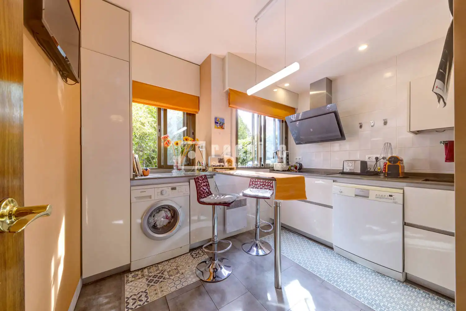 Kitchen of Houses for sale in Pozuelo de Alarcón  with Air Conditioner, Heating and Private garden