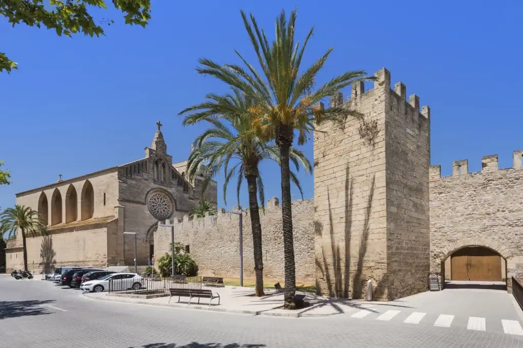 Vista exterior de Finca rústica en venda en Alcúdia amb Jardí privat