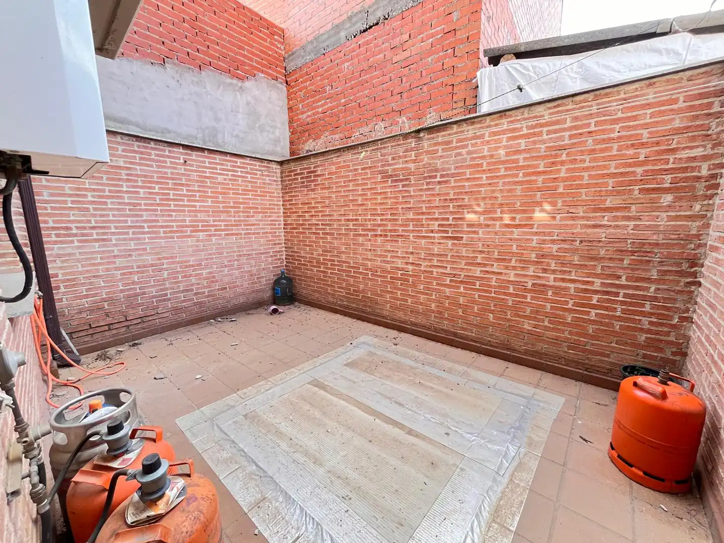 Terrasse von Wohnung zum Verkauf in Los Navalmorales mit Klimaanlage und Heizung