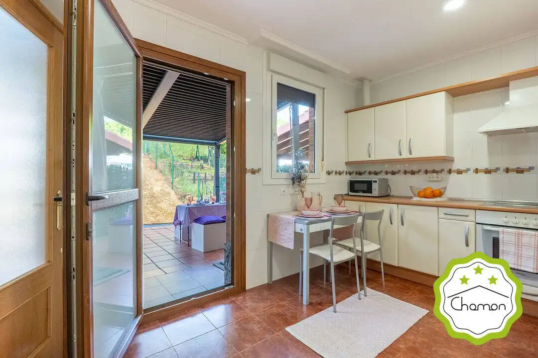 Küche von Einfamilien-Reihenhaus zum Verkauf in Barakaldo  mit Heizung, Privatgarten und Terrasse