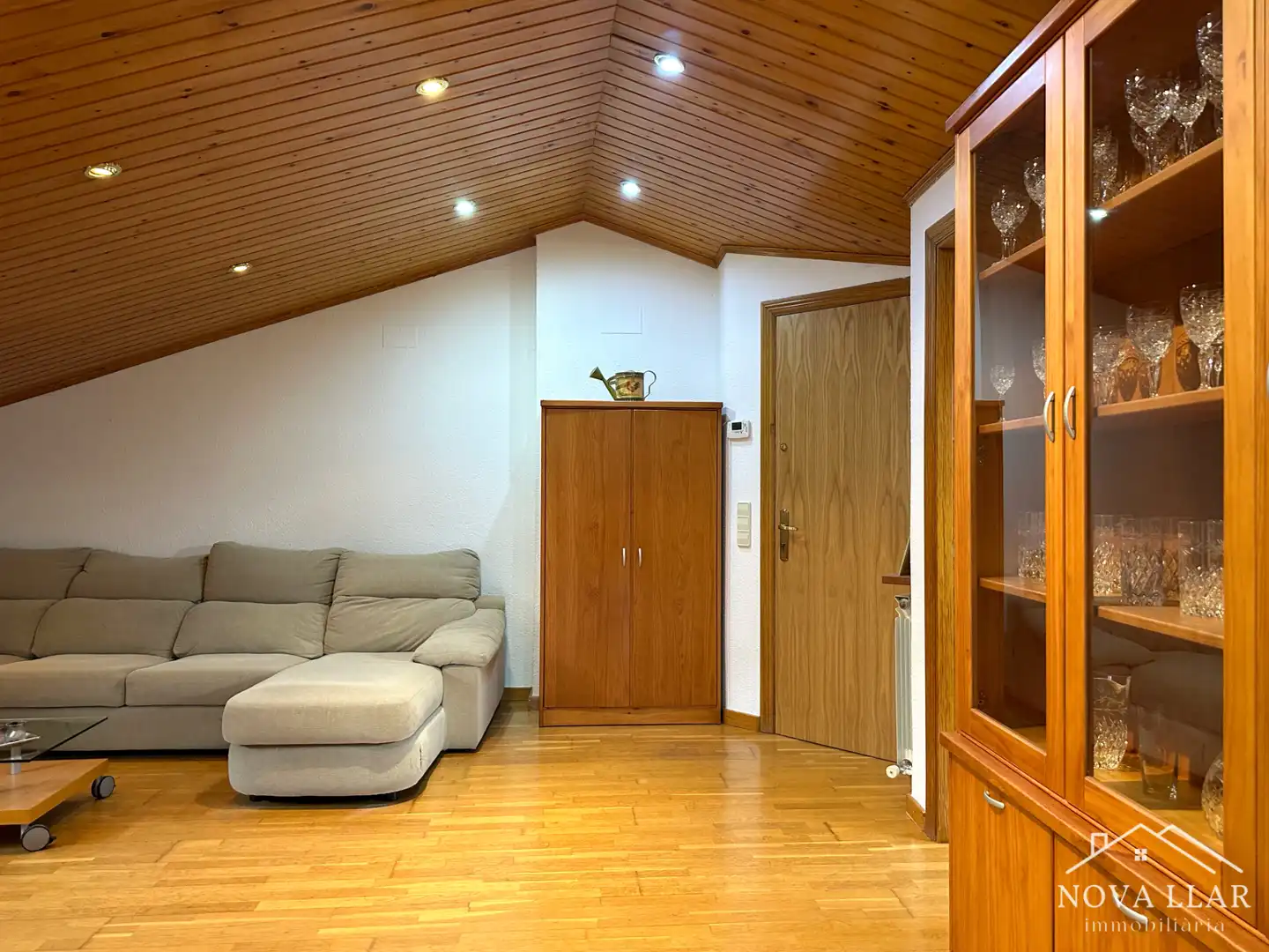 Sala d'estar de Casa adosada en venda en Gombrèn amb Calefacció, Parquet i Forn
