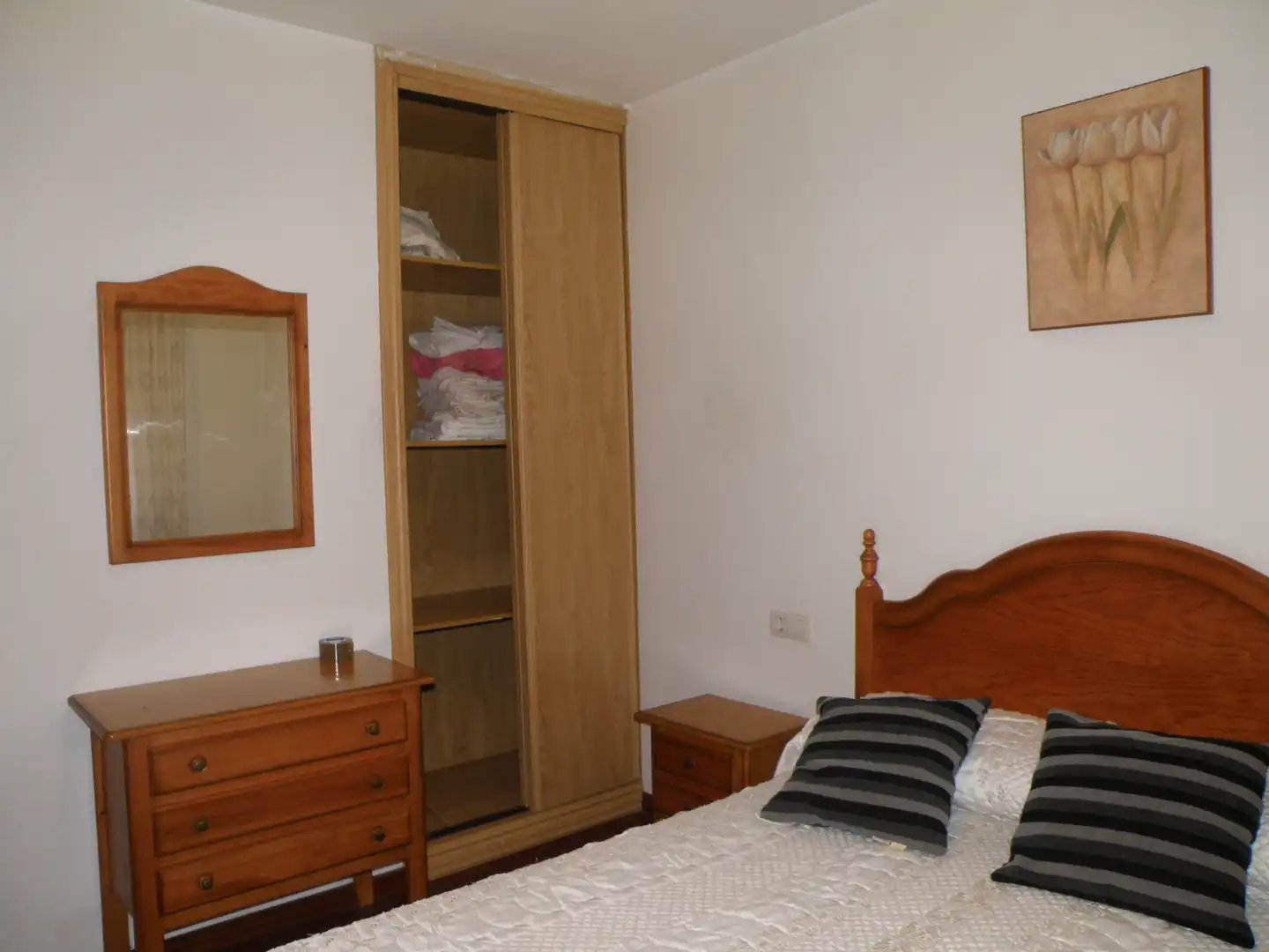 Schlafzimmer von Wohnungen zur Miete in Ribeira mit Heizung, Abstellraum und Möbliert
