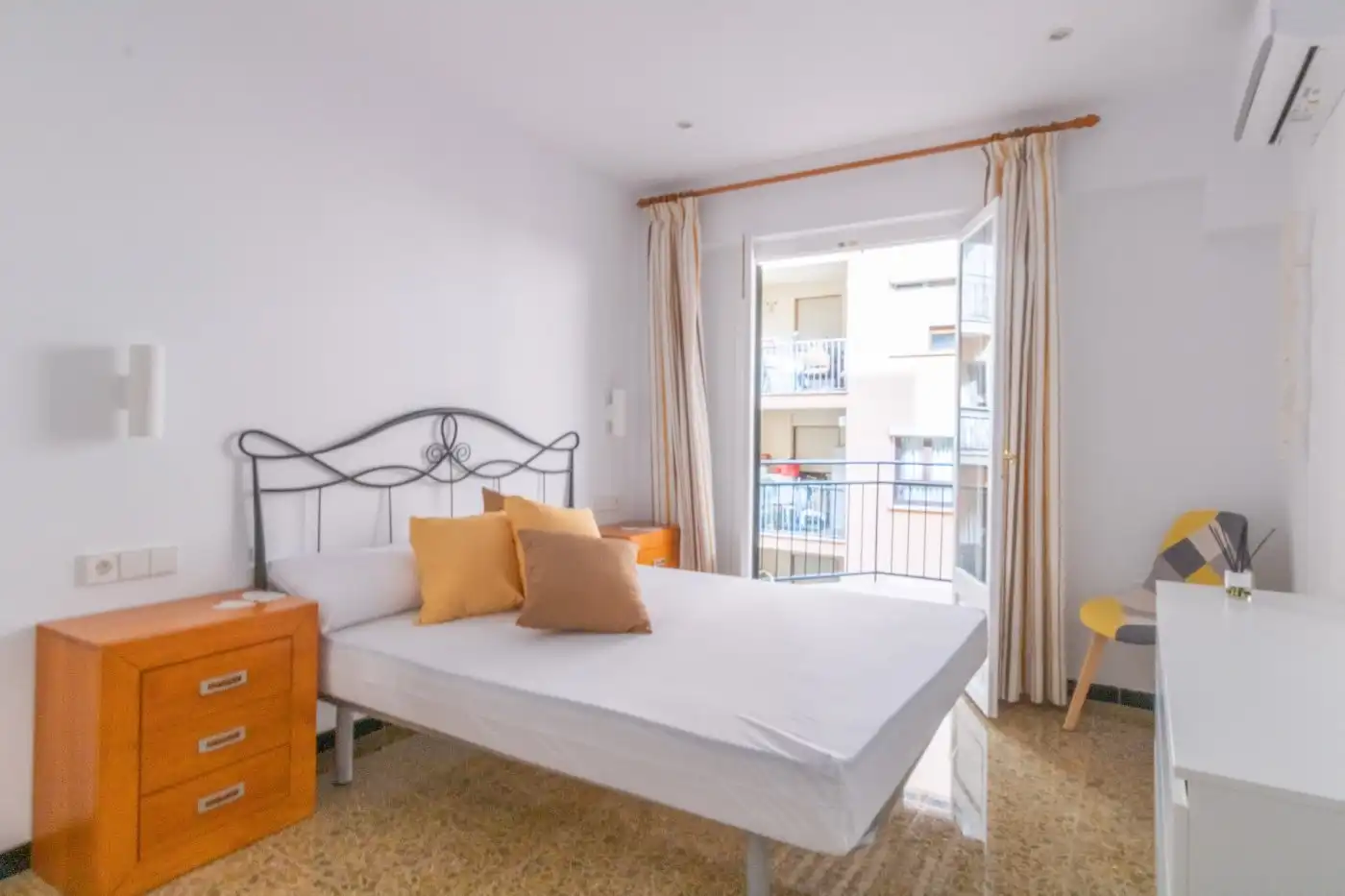 Habitación de Piso de alquiler en  Palma de Mallorca con Aire acondicionado, Calefacción y Amueblado