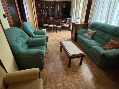 Sala d'estar de Apartament en venda en Valladolid Capital amb Balcó