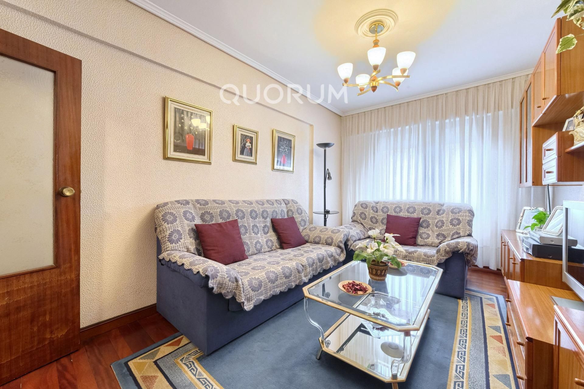 Living room of Flat for sale in Basauri   with Heating and Storage room