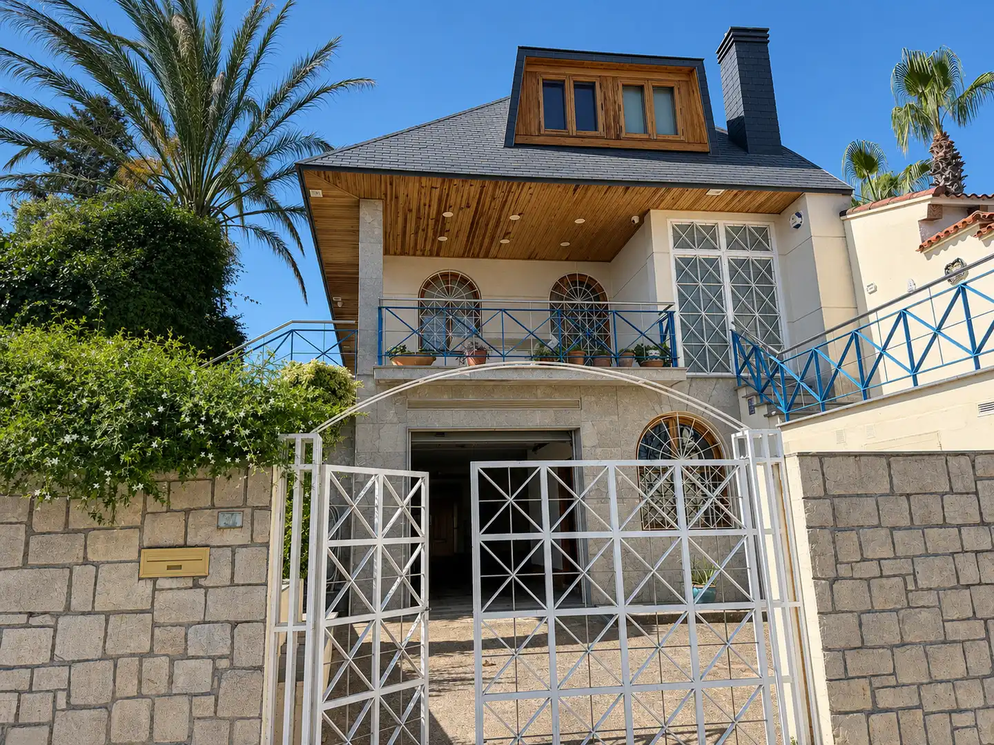 Chalet con terraza en venta en Calle Calvario, imagen 2