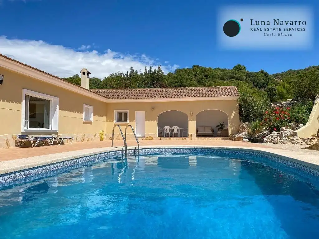 Casa con piscina en venta en Partida barranquet