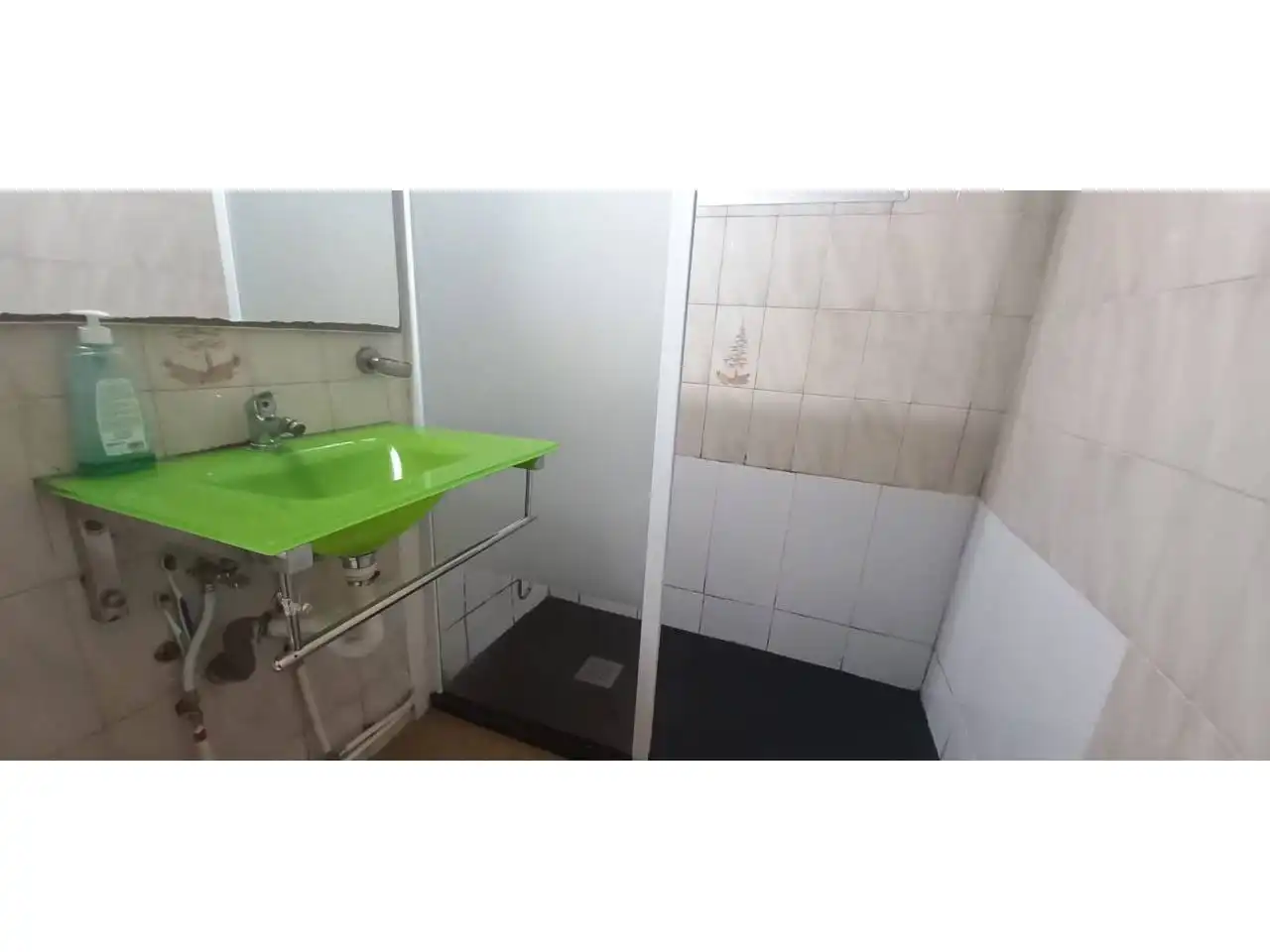 Baño de Piso en venta en Hostal