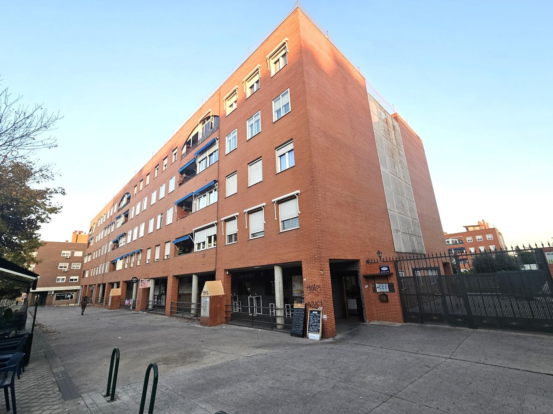 Exterior view of Flat for sale in Valdemoro  with Air Conditioner, Heating and Private garden