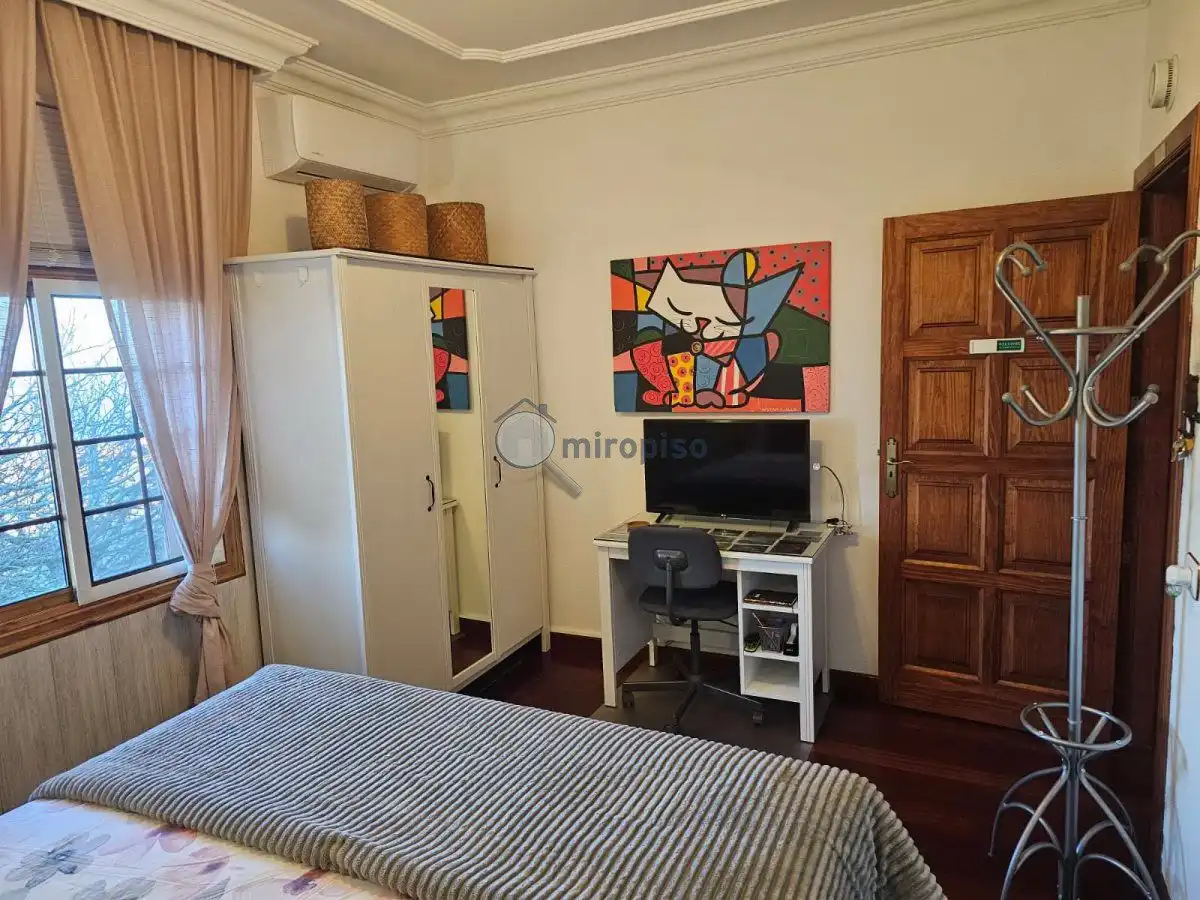 Bedroom of Flat for share in El Rosario  with Terrace