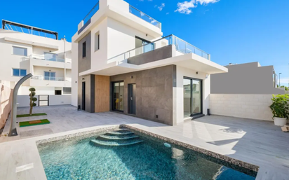 Vista exterior de Casa o xalet en venda en Benijófar amb Aire condicionat, Piscina i Balcó