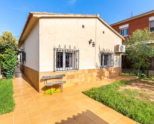 Vista exterior de Casa o xalet en venda en Sant Cugat del Vallès amb Aire condicionat