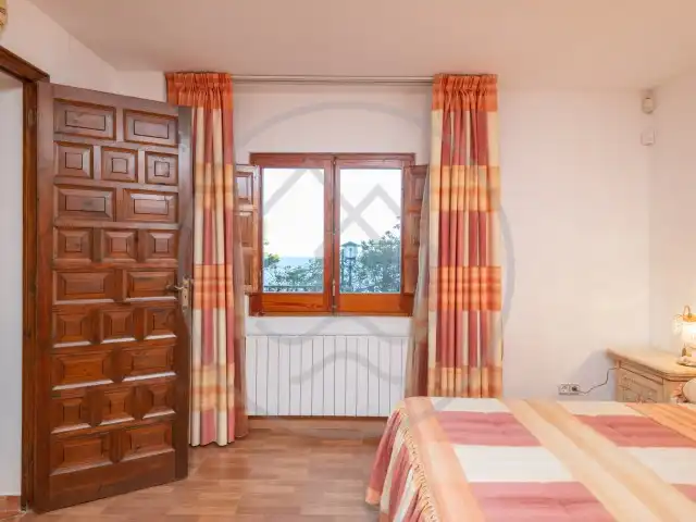 Schlafzimmer von Haus oder Chalet zum Verkauf in Palafrugell mit Klimaanlage, Heizung und Privatgarten