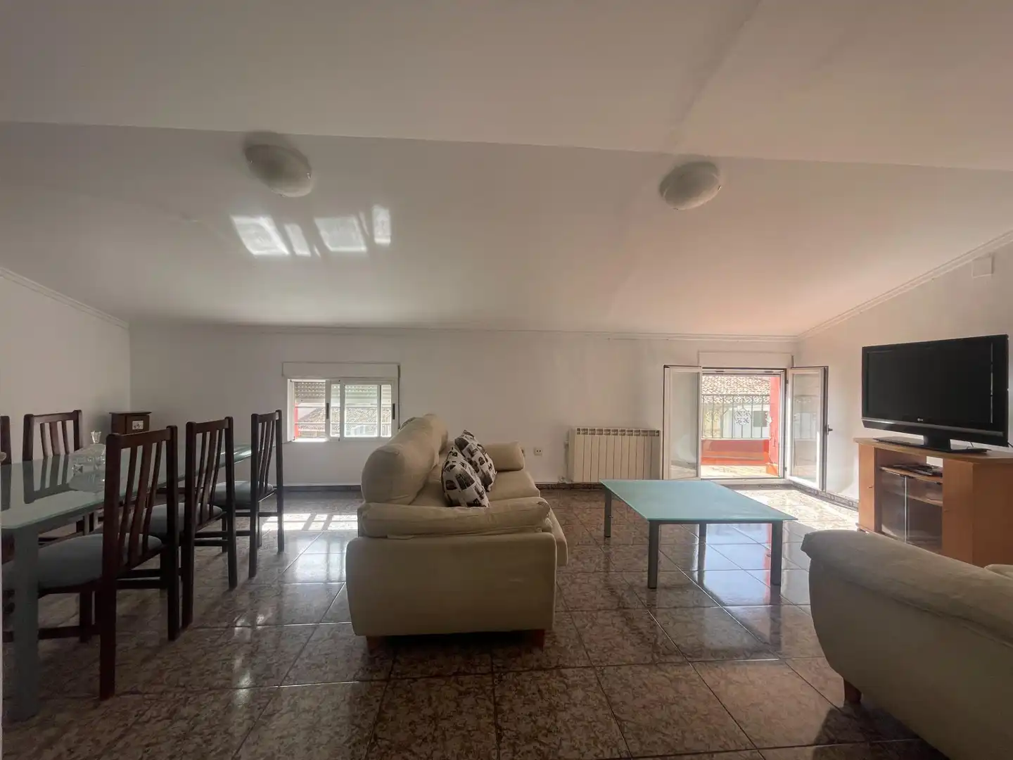 Sala de estar de Piso en venta en Utiel con Calefacción y Balcón