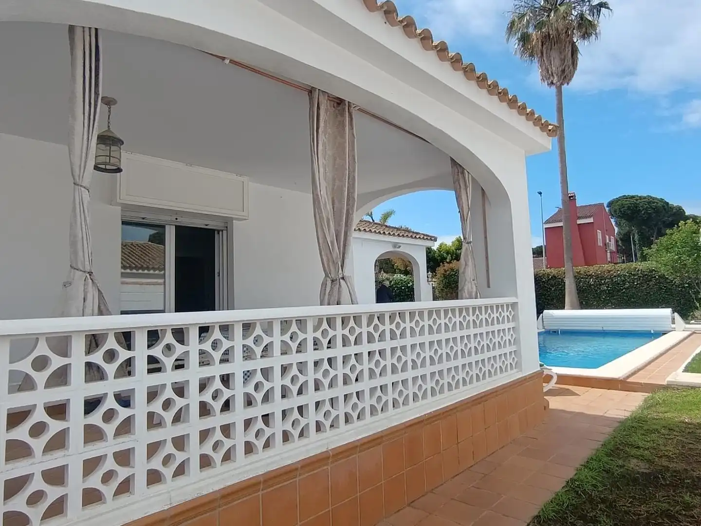 Exterior view of Houses for sale in Chiclana de la Frontera  with Air Conditioner, Private garden and Storage room