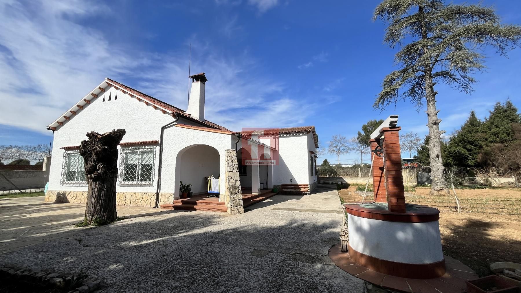 Exterior view of Country house for sale in Santa Margarida I Els Monjos  with Air Conditioner, Heating and Storage room
