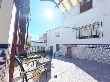 Casa amb balcó en venda a Algodonales