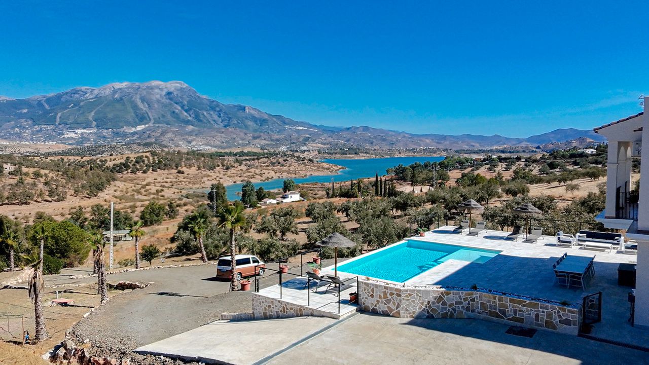 Piscina de Casa o xalet en venda en Viñuela amb Aire condicionat, Terrassa i Piscina