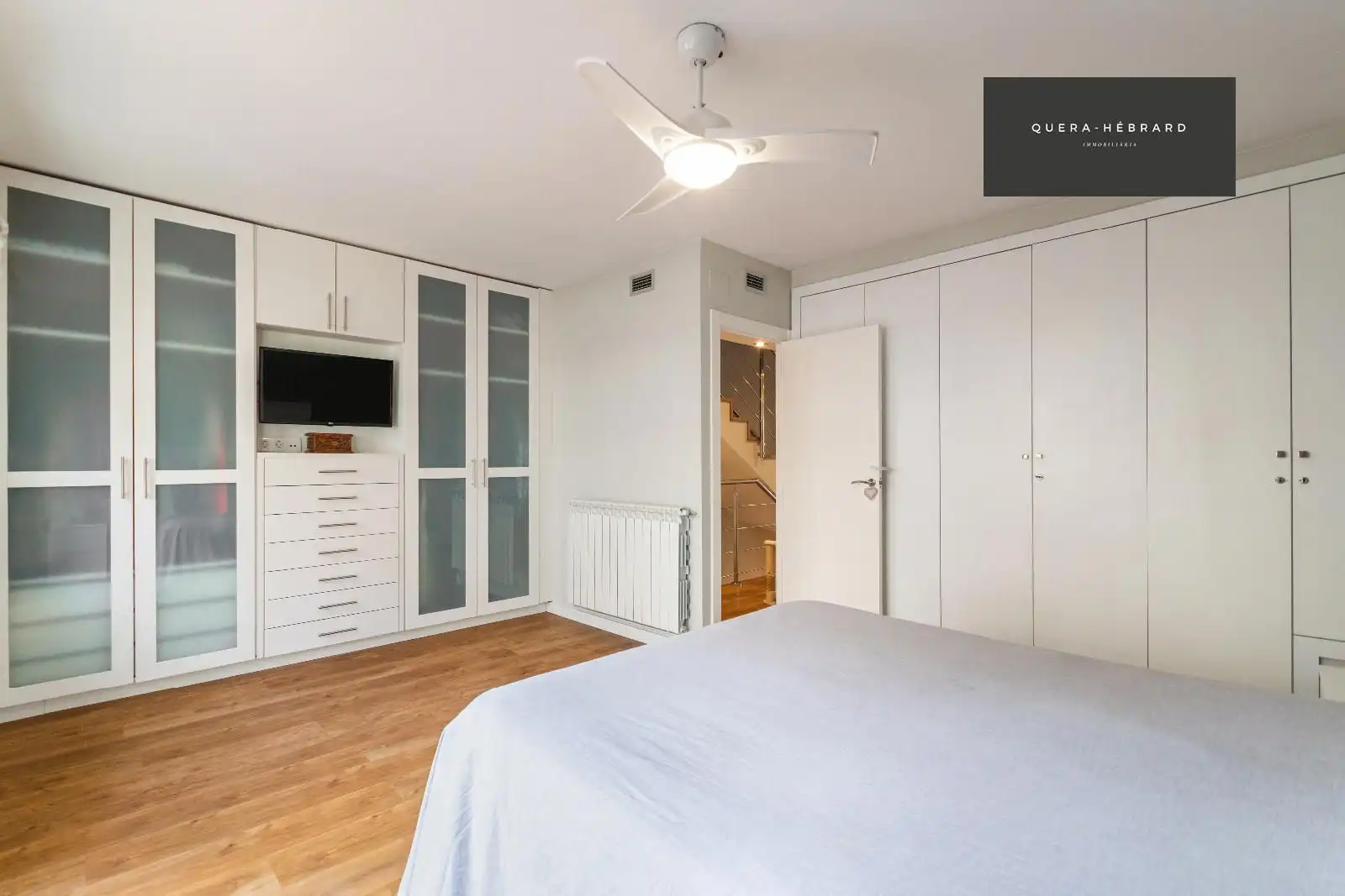 Habitación de Casa adosada en venta en Rubí con Aire acondicionado, Calefacción y Parquet
