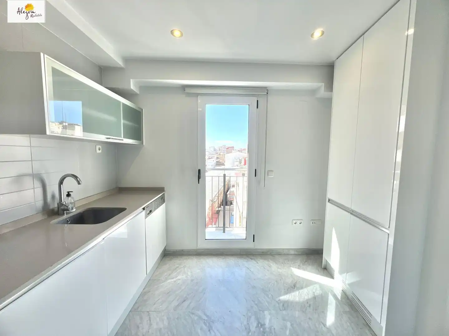 Küche von Maisonette zum Verkauf in Valencia mit Klimaanlage, Heizung und Terrasse