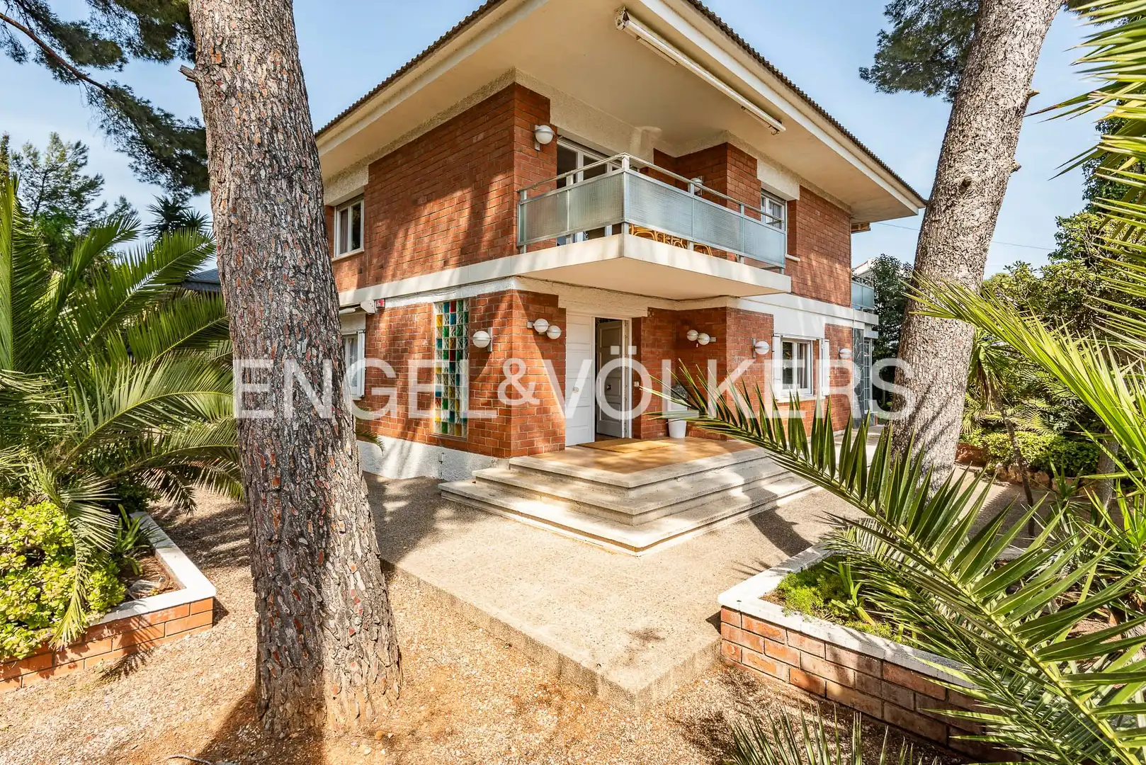 Houses for sale in Montmar