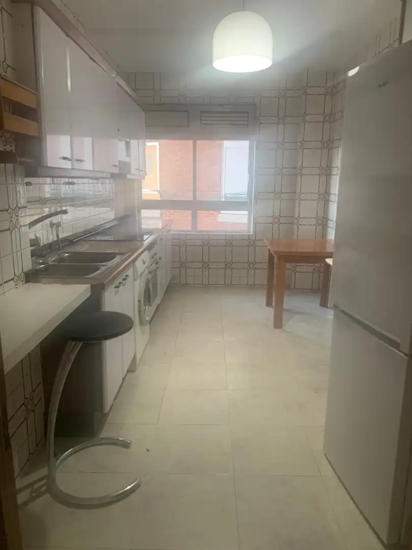 Cuina de Pis en venda en Valladolid amb Calefacció, Parquet i Terrassa