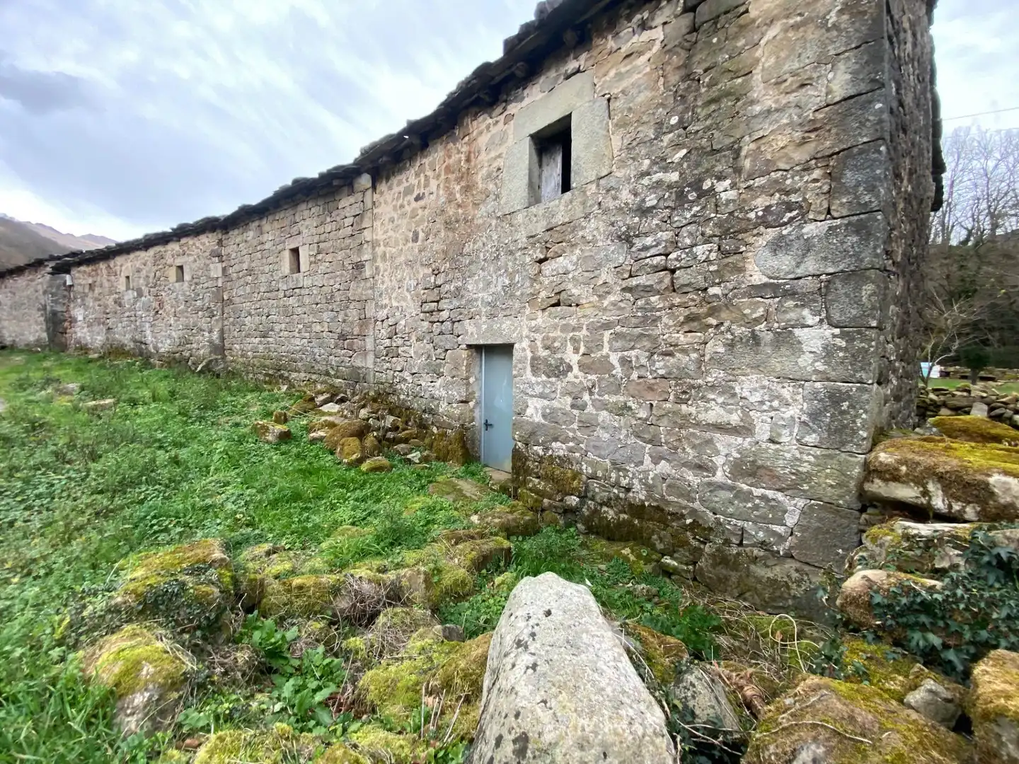 Außenansicht von Einfamilien-Reihenhaus zum Verkauf in Vega de Pas