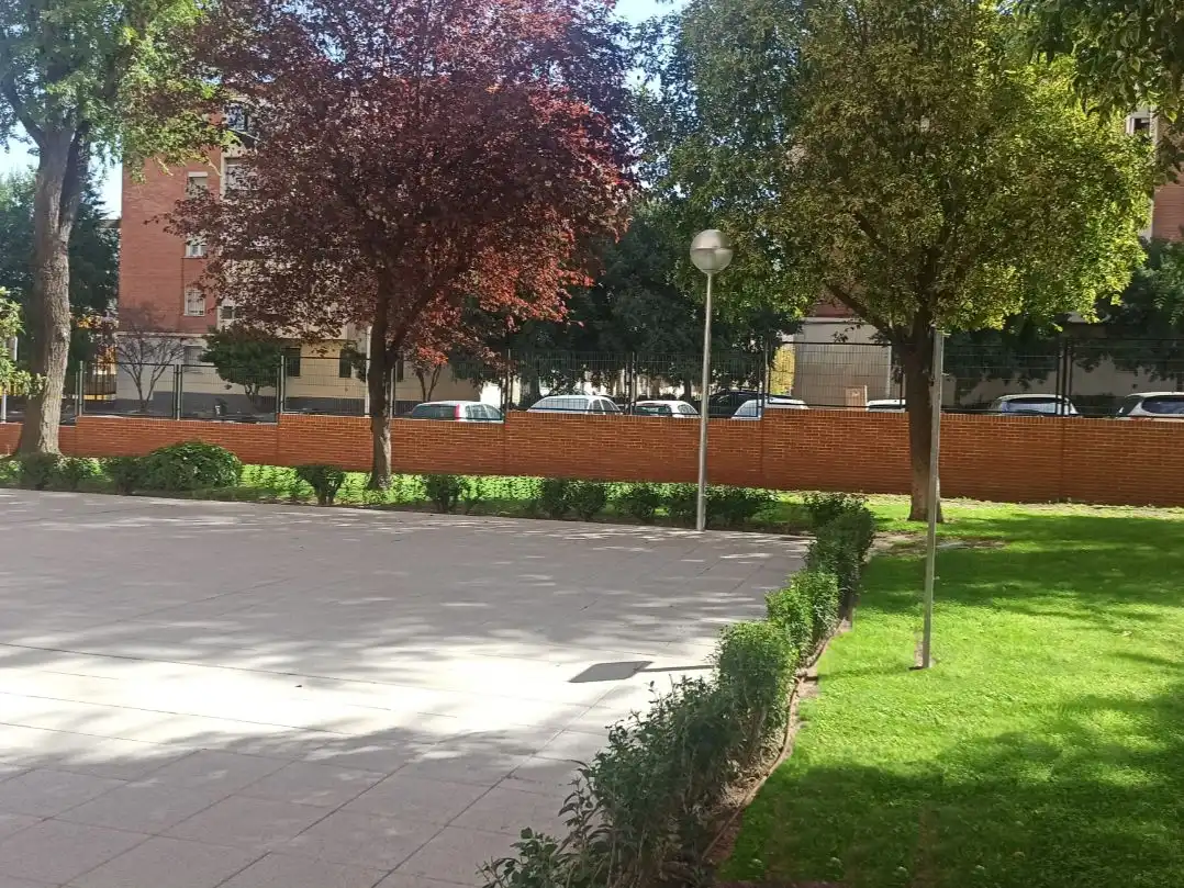 Parkplatz von Wohnung zum Verkauf in  Madrid Capital mit Klimaanlage