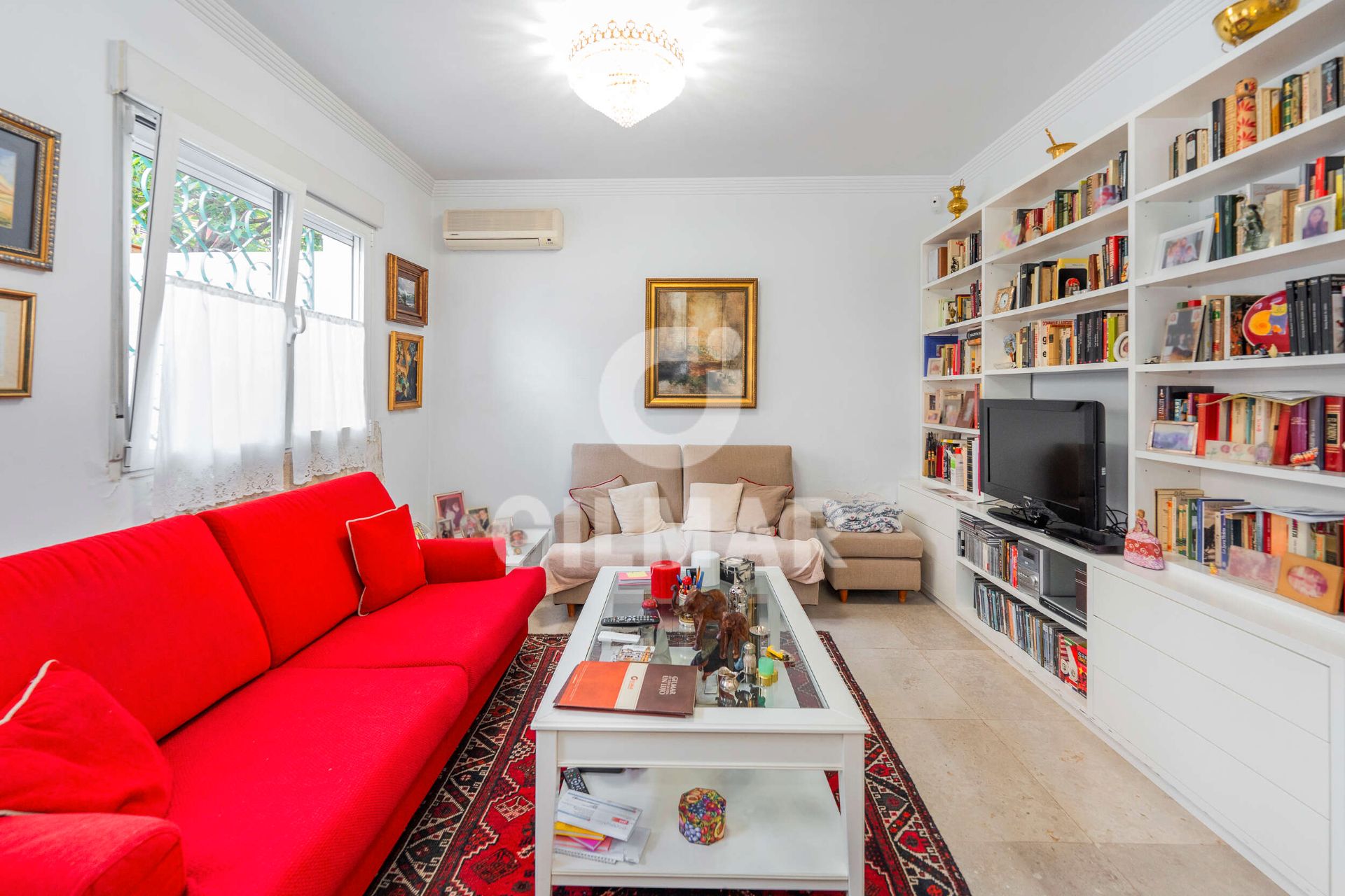 Living room of House or chalet for sale in  Madrid Capital  with Air Conditioner, Heating and Private garden