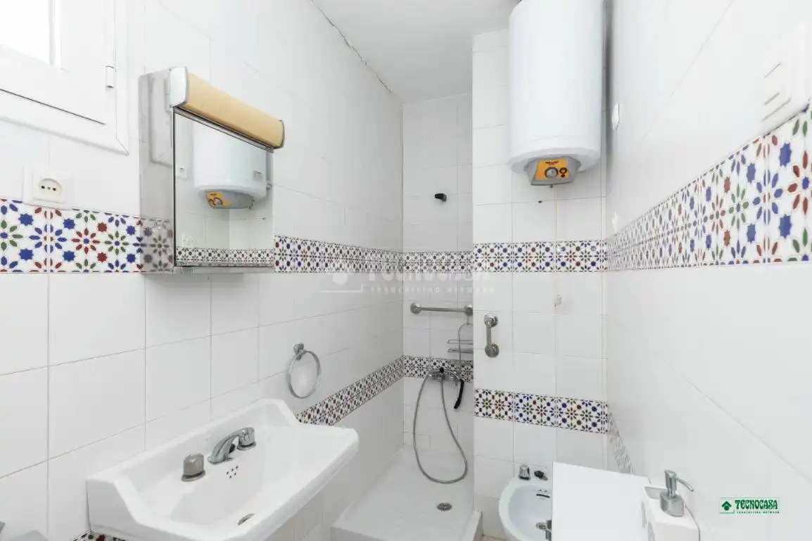 Bany de Dúplex en venda en Almería amb Aire condicionat i Balcó