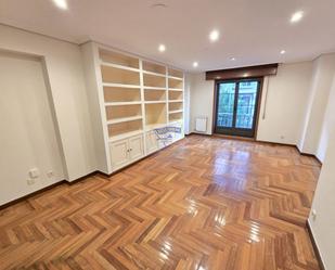 Living room of Flat for sale in Vigo   with Heating, Parquet flooring and Storage room