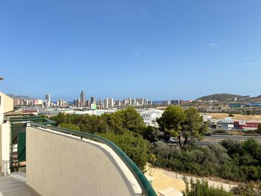 Casa aparellada amb piscina en venda a Balcón de Finestrat - Terra Marina