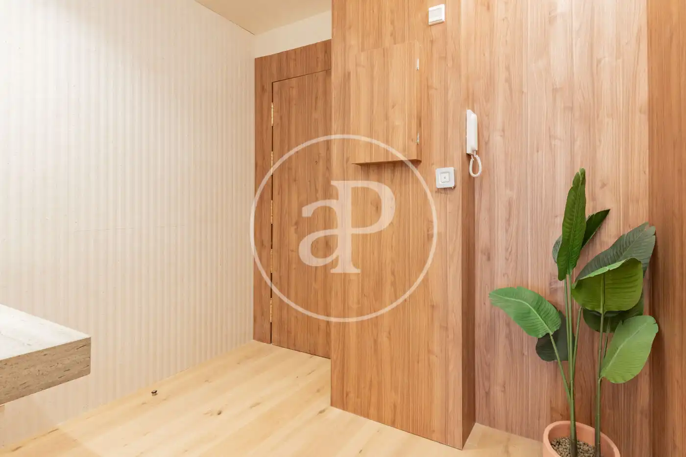 Flat for sale in Madrid  with Air Conditioner and Heating
