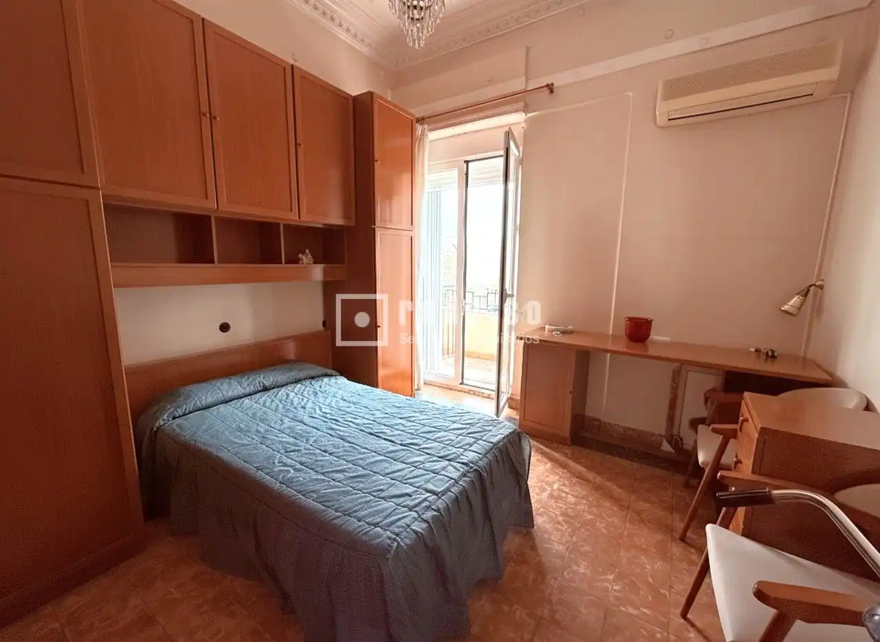 Habitación de Piso de alquiler en Valencia con Aire acondicionado, Calefacción y Amueblado